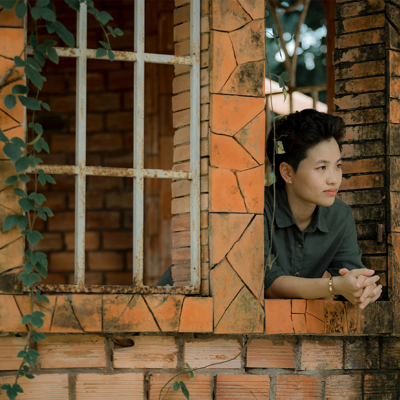 No se trata solo de mover muebles o cambiar colores. Se trata de activar frecuencias de armonía, coherencia y expansión.